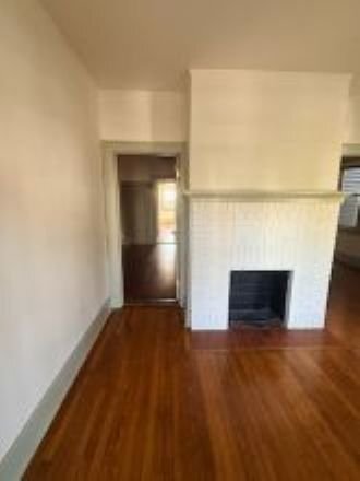 21 E 34th St