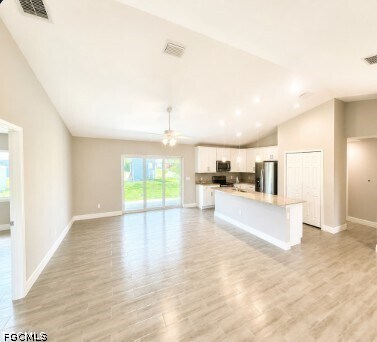 Photo - 842 Cervantes St E