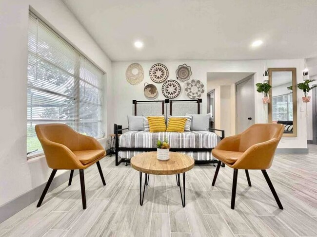 Photo - 1213 Corbett Ln Unit 1