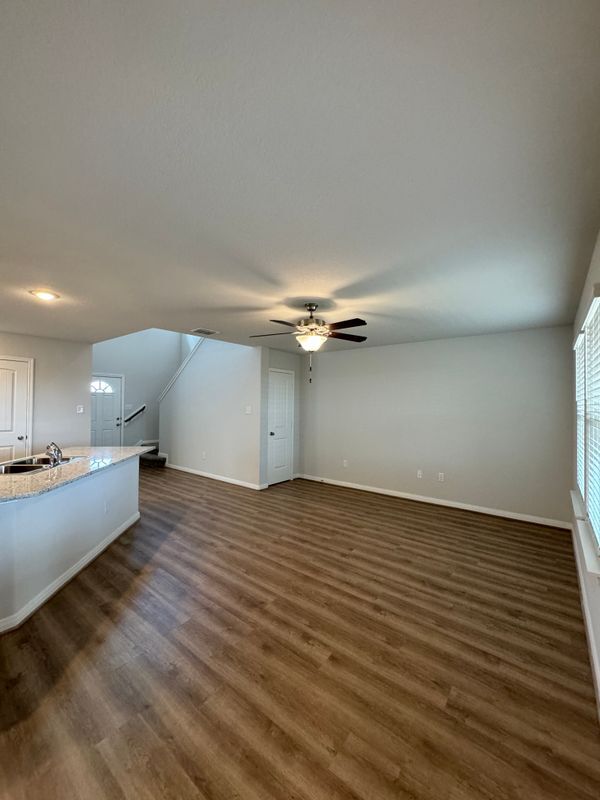 Photo - 11131 Hollinger Cir