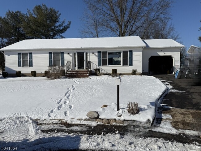 Building Photo - 5 White Birch Ct Rental