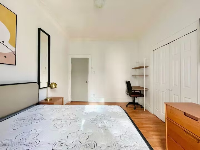 Photo - Furnished room/NOT APARTMENT Unit 3W