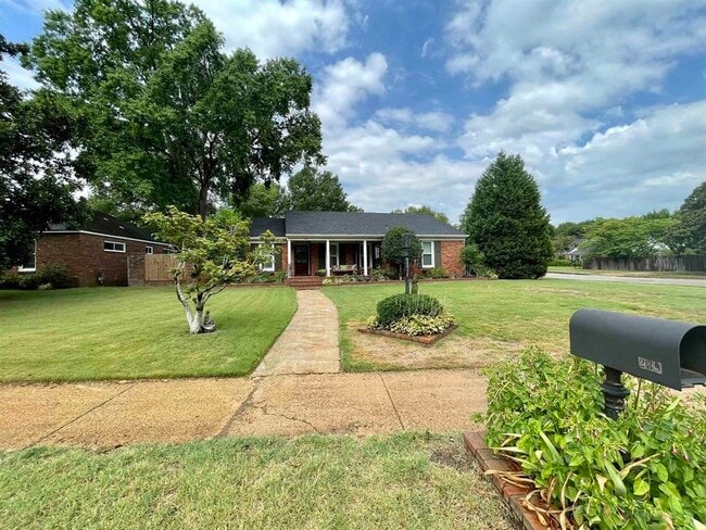 Photo - 239 N Yates Rd
