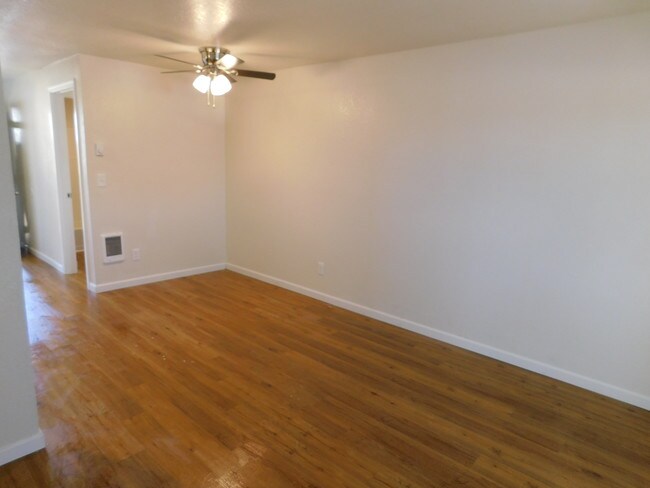 Photo - Timberlinn Apartments