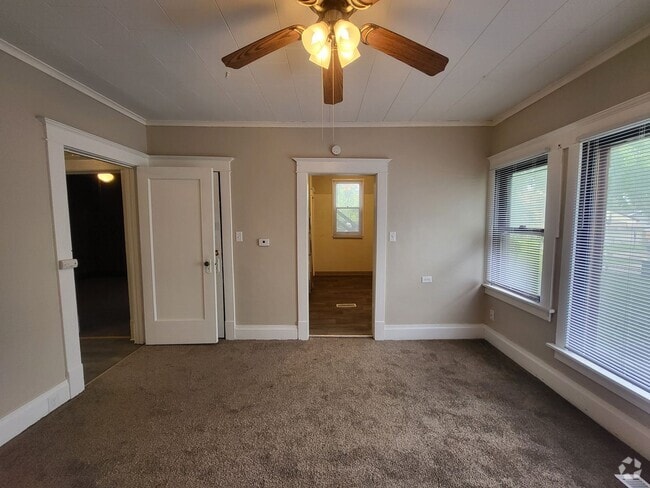 Building Photo - 3225 5th Ave Unit 3225-2 Rental