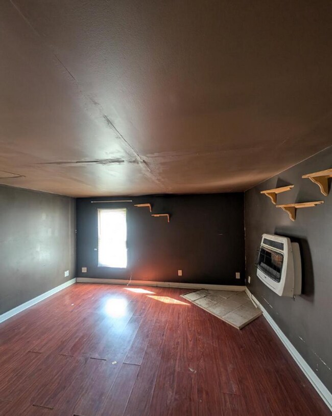 Photo - 202 Market St