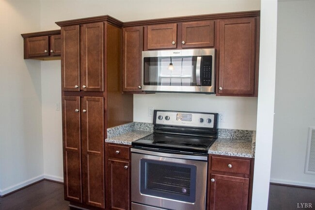 105 Red Maple Ct