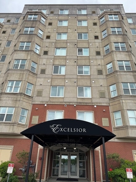 Building Photo - 1 Cityview Ln Unit 213