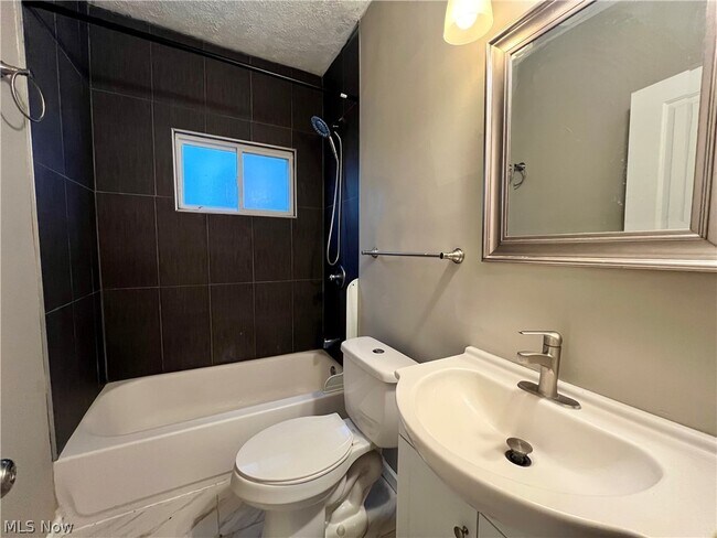 Photo - 1265 Marlowe Ave