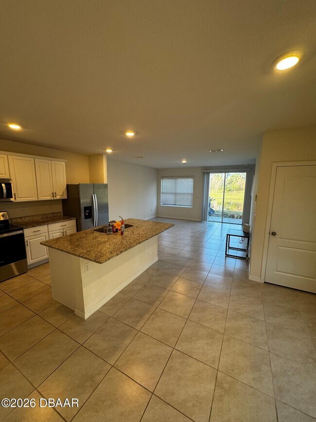 Photo - 20 BELLA LAGO Cir