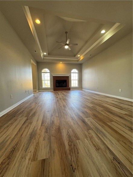 Photo - 314 Center Dr