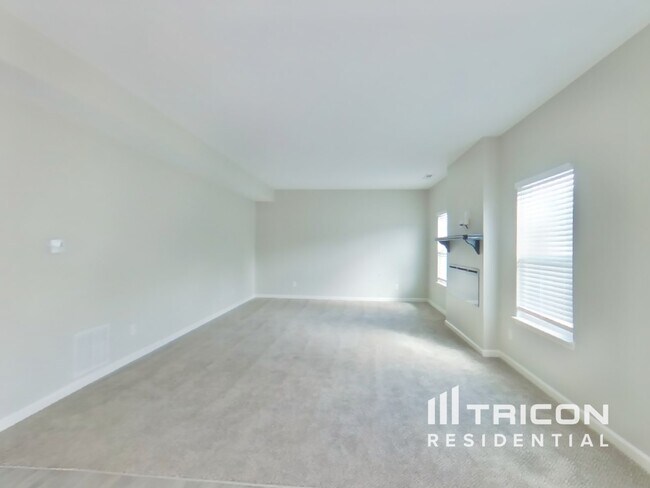 Photo - 371 Wakefield Ct