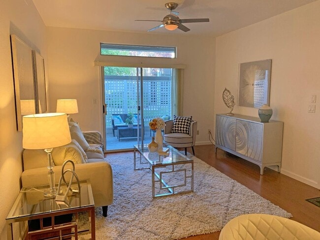 Living Room - 929 Lake Tahoe Ct