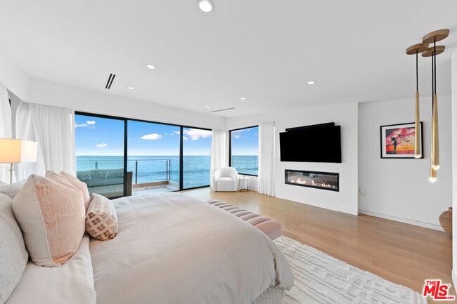 Photo - 24146 Malibu Rd