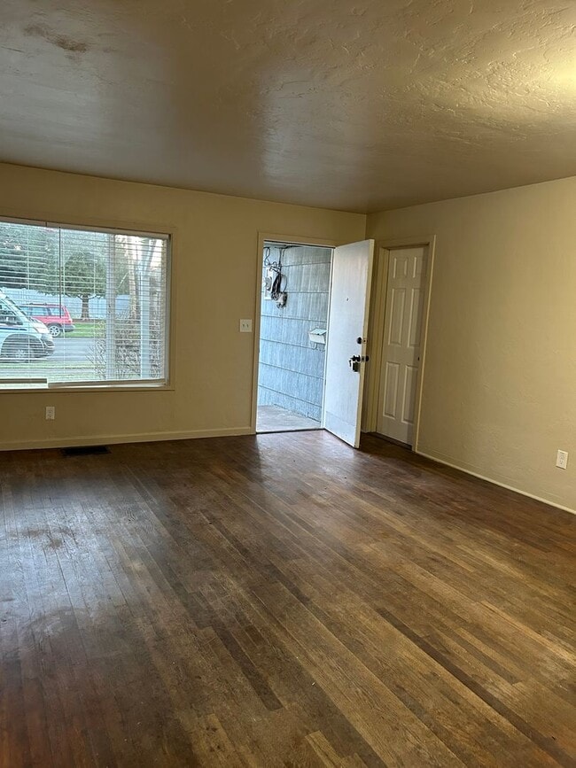 Photo - (889) Beca Ave Cottage - PET FRIENDLY - 2 Bed / 1 Bath