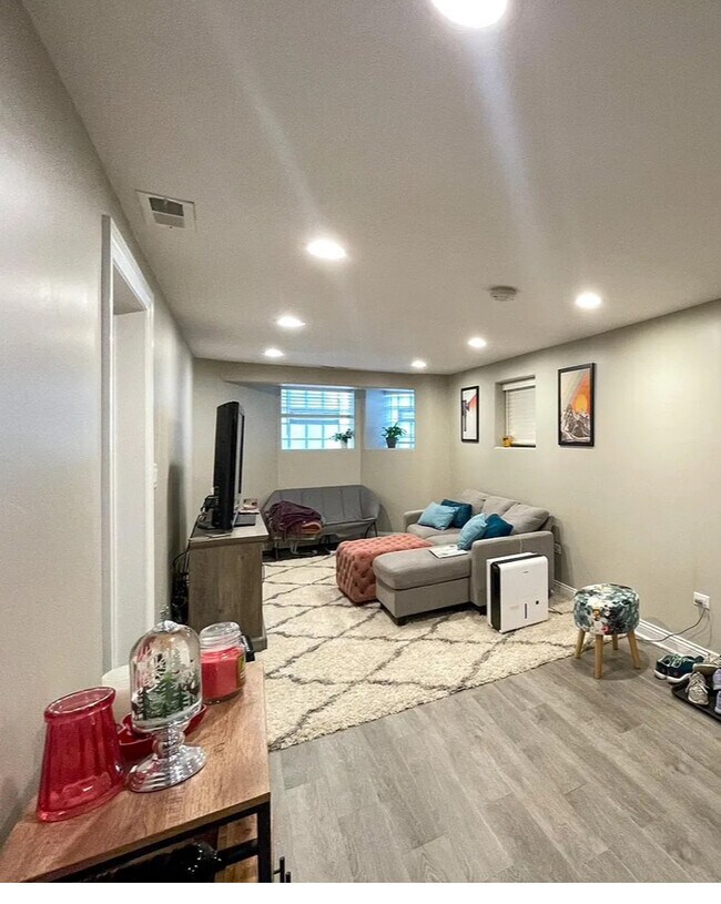 Photo - 2730 N Wilton Ave Unit G