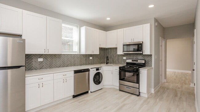 Building Photo - 1007 N California Ave Unit 3R