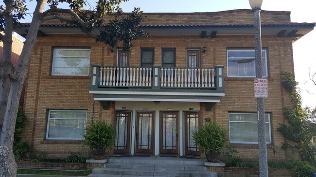 Building Photo - 640 W 8th St Rental