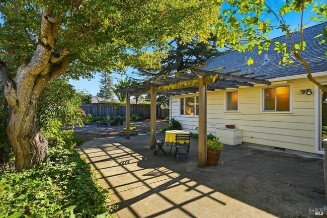 Photo - 2410 Mendota Way