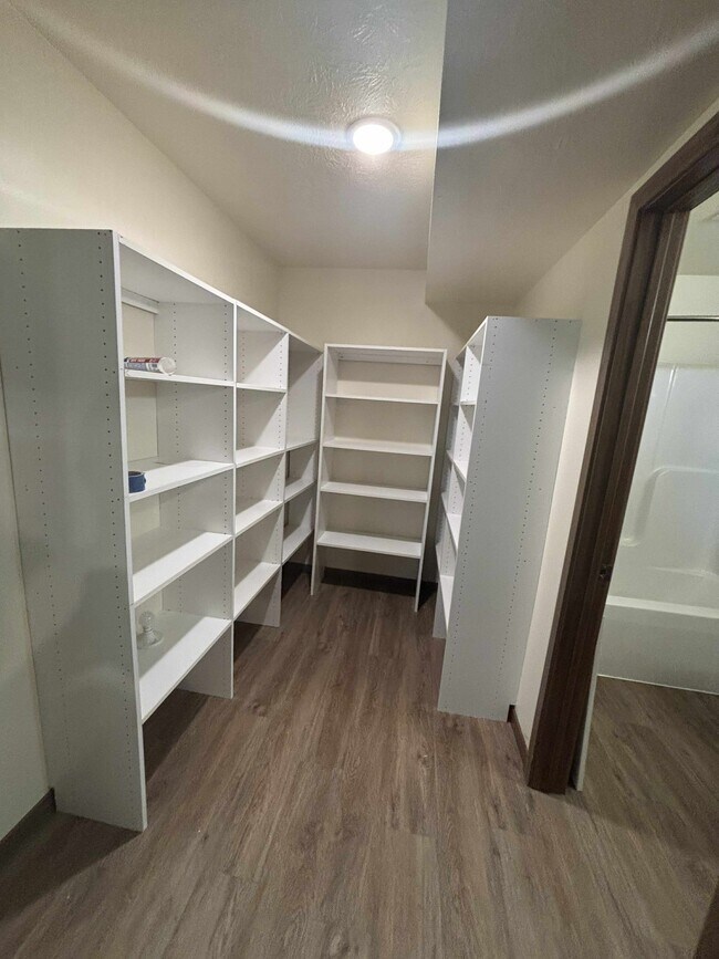 Photo - 1823 E 34th St N