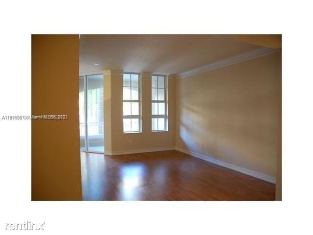 Building Photo - 2 br, 2 bath Condo - 3001 NE 185th St Apt 220 Unit Apt 220