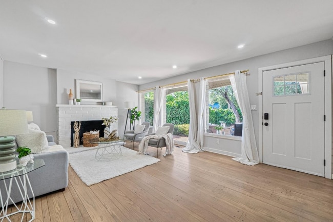 Photo - 102 Olive St