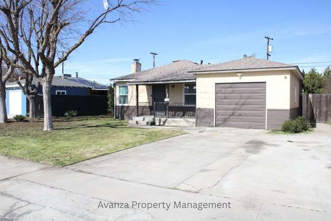 Photo - Fresno Mayfair District - 4 Bedroom Home 
1 Year Lease