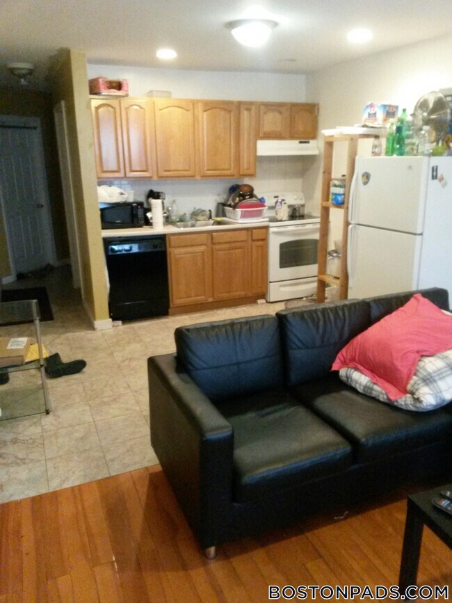 Photo - 104 Hammond St Apartment Unit 2
