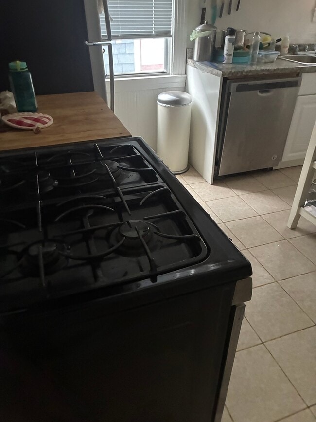 Photo - 438 61st St