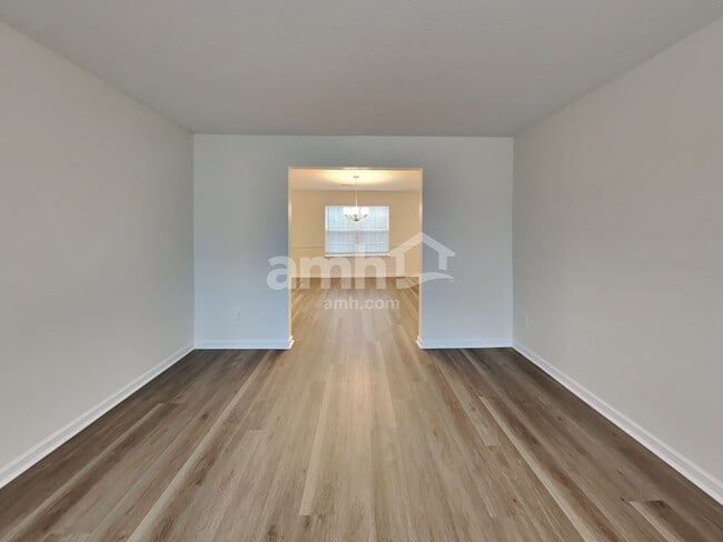 Photo - 1697 Bennett Dr