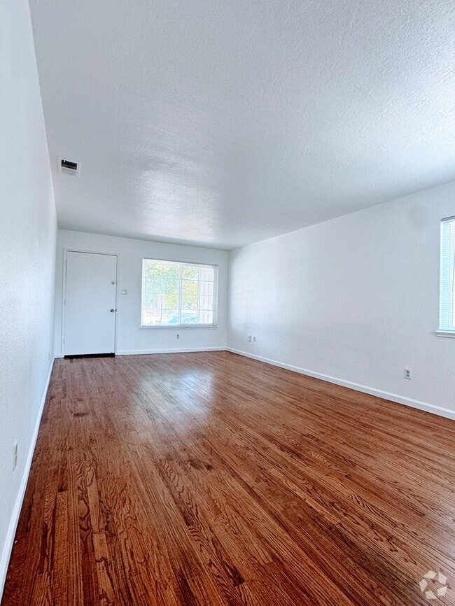 Building Photo - Charming Updated 2-Bedroom Home in Rancho ...