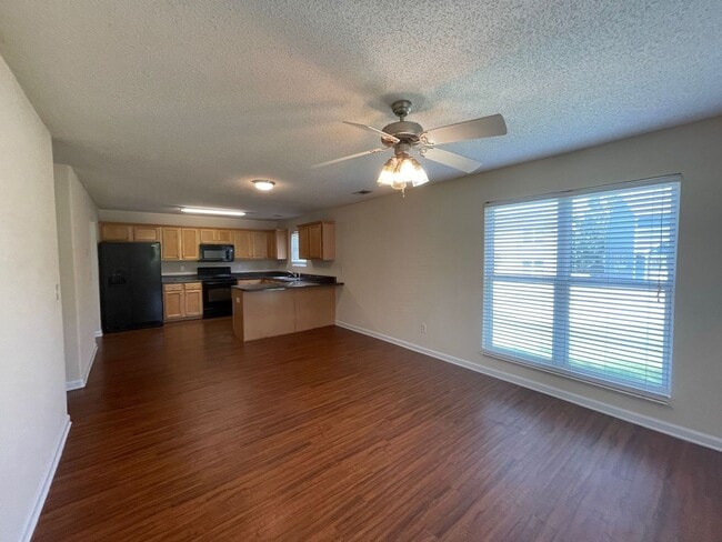 Photo - 5 BEDROOM PLUS BONUS ROOM PRE-LEASING FOR ...