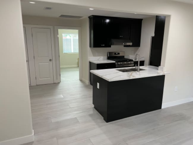 Photo - 954 J St Unit 2