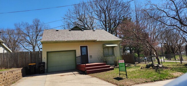 Photo - 420 8th Ave SE Apartment Unit # 1