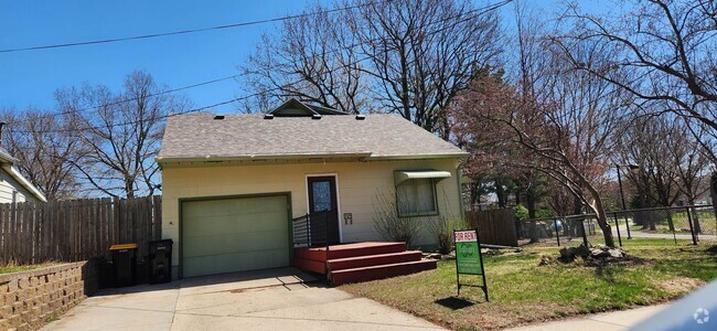Building Photo - 420 8th Ave SE Unit # 1 Rental