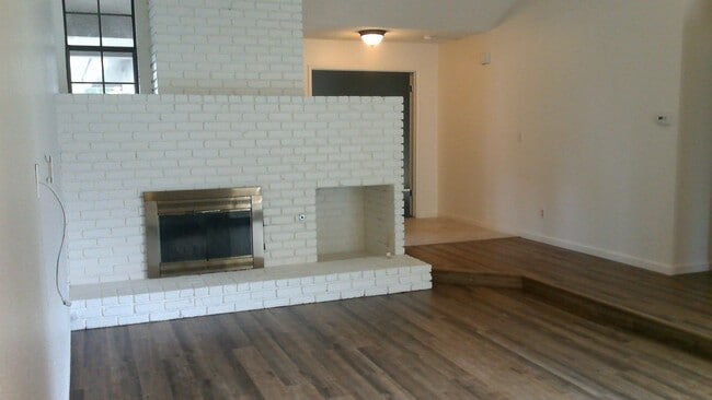 Photo - 315 E Nees Ave Unit 315