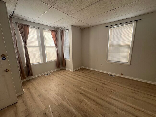 Building Photo - 5 Clinton St Unit 1