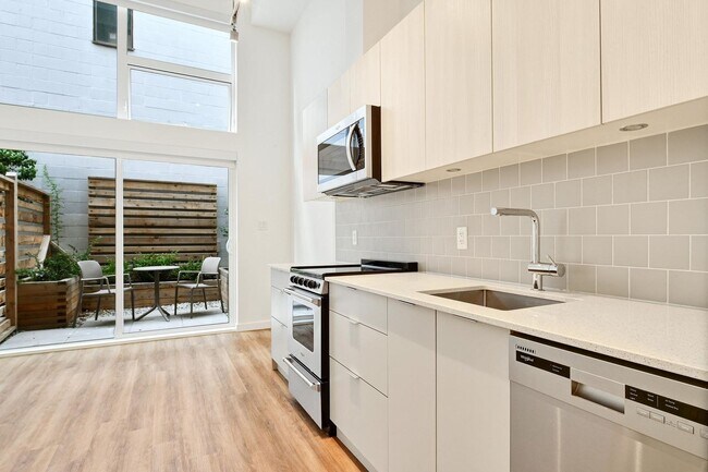 Photo - 840 Fort Street