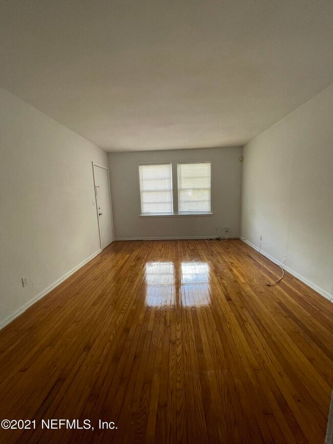 Photo - 1529 McDuff Ave S