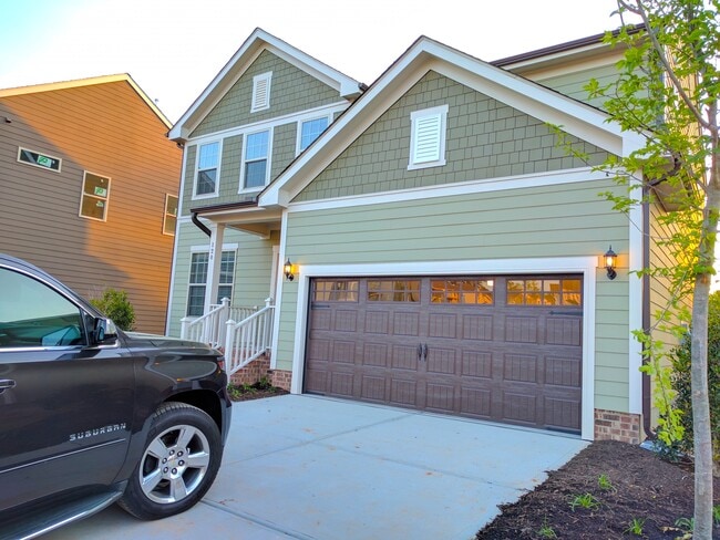 Building Photo - 120 Brassica Ln