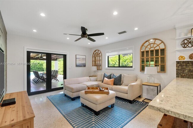 Photo - 1348 SW 15th St