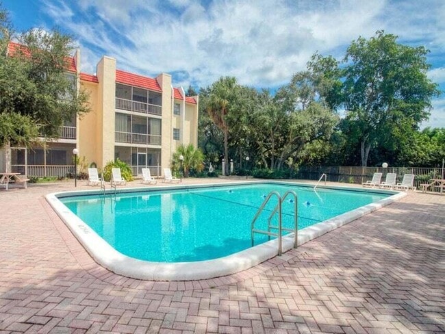 Photo - 634 NW 13th St Unit 25