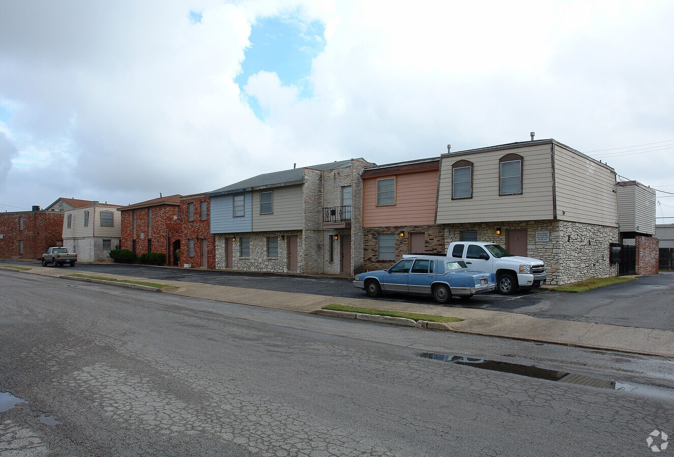 Contessa Townhomes - Contessa Townhomes