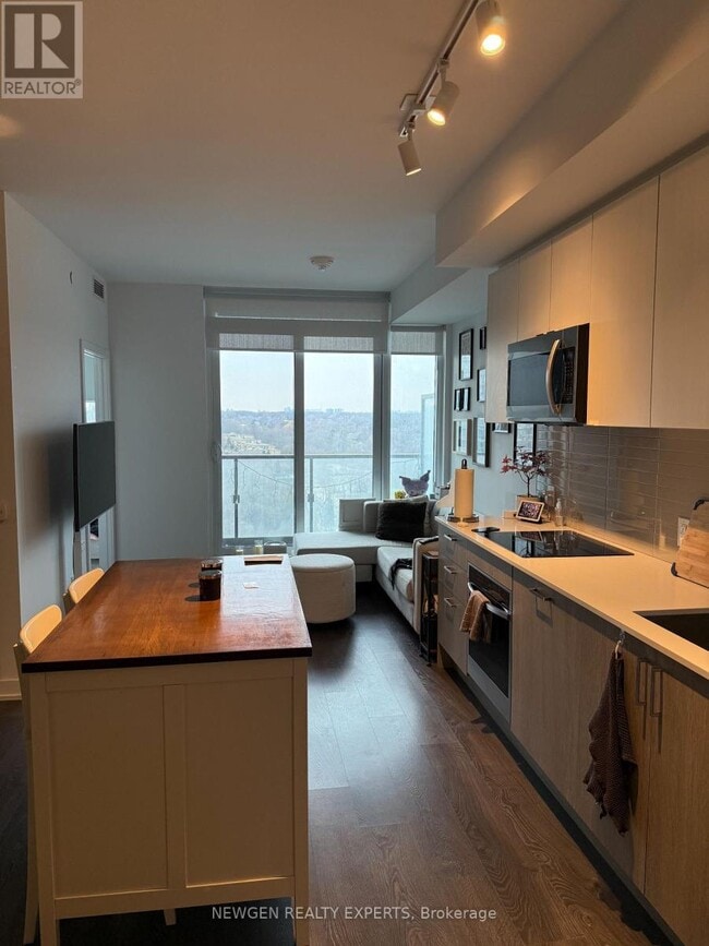 Photo - 1926 Lake Shore Blvd W Unité 2017