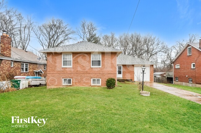 Building Photo - 9846 Rivermont Dr