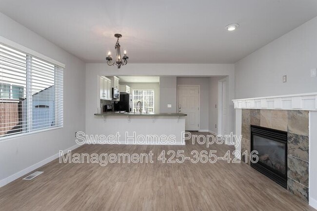 Photo - 1449 32nd Pl NE