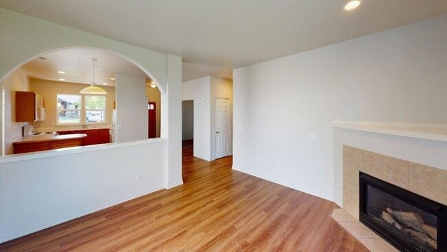 Photo - 1372 SE Newgate Dr