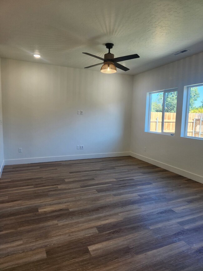 Photo - "Modern Comfort Awaits: Spacious and NEW 3-Bed Townhouse Available June 1st!