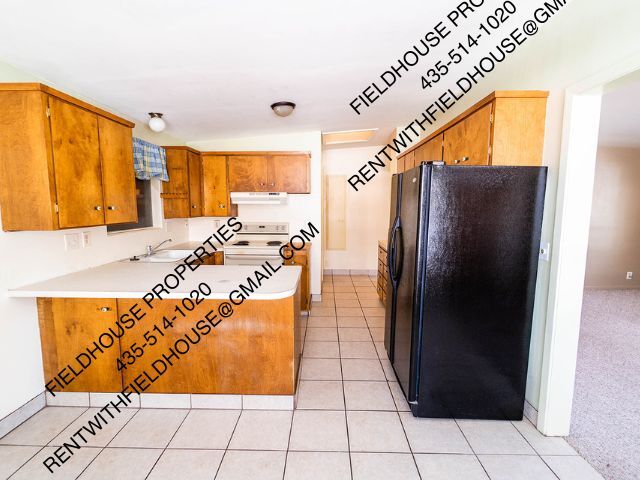 Photo - 1077 Rose St House