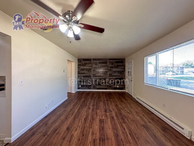 Photo - 1826 N Crestmont Dr